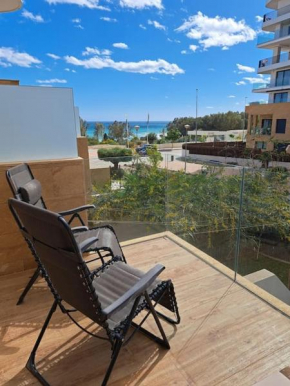 Lovely Oasis Allon Bay - Premium 100 mt to the sea